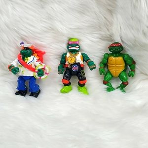 Vintage Bundle Lit of  3 toys action figurine Turtle